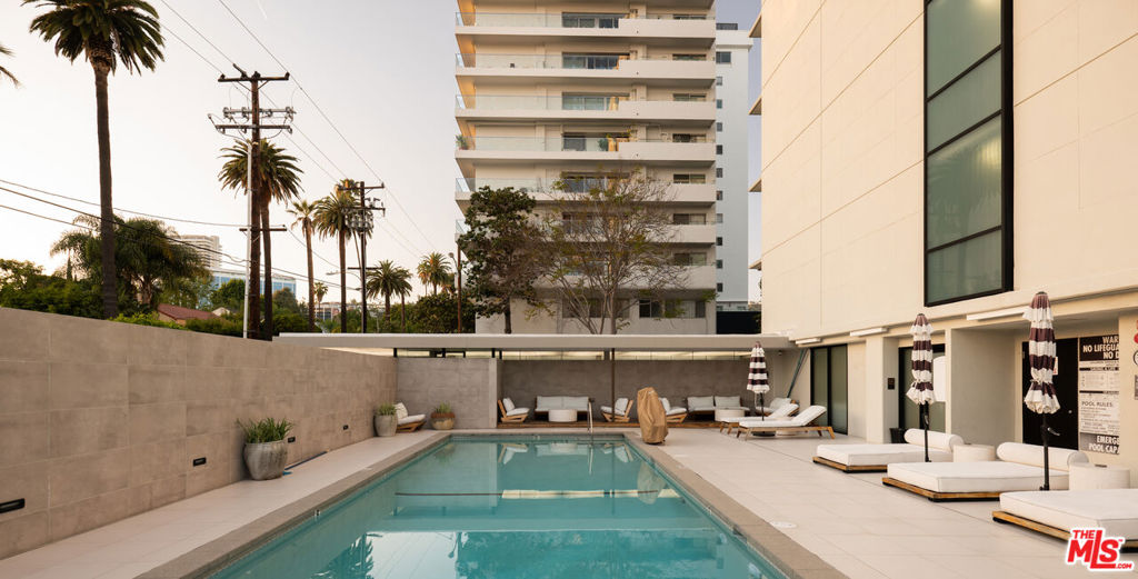 Doheny Plaza pool